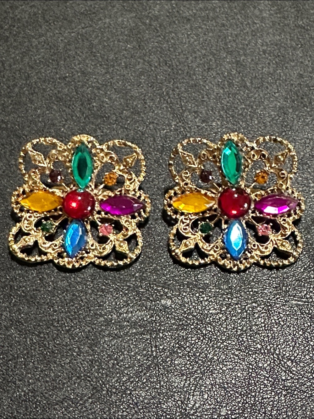 Musi Vintage 1969 Gold Tone Filigree Scroll Work Rhinestone Shoe Clips